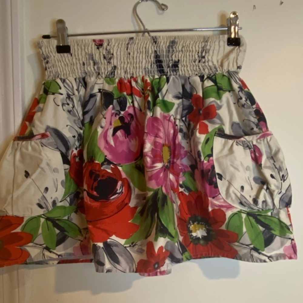 Lily White Floral Skirt with pockets size L